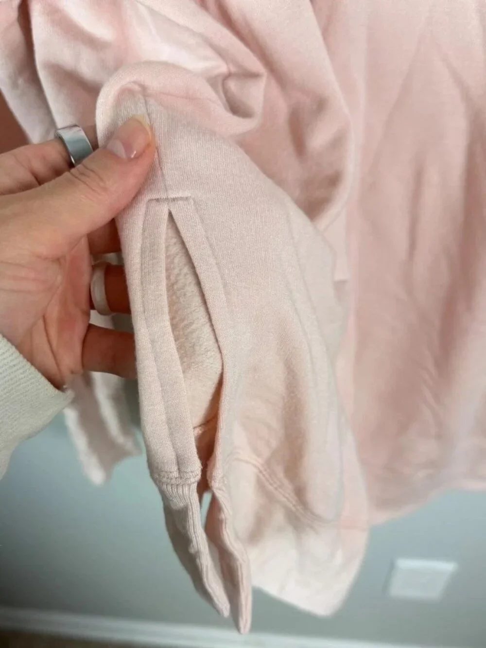 Athleta Cozy Karma Sweatshirt Light Pink Modal Thumbhole 870422 Size XL Women’s